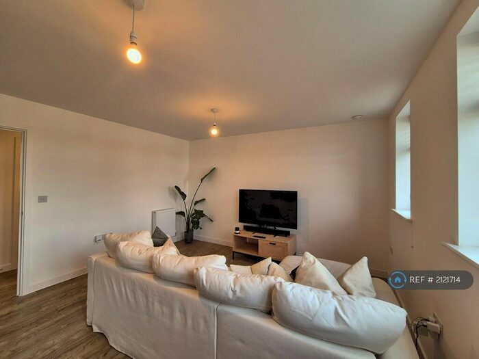 2 Bedroom Flat To Rent In Underwood Close, Peterborough, PE3