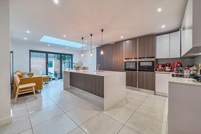 3 Bedroom End Terrace House To Rent In Rosslyn Park, Weybridge, Surrey, KT13