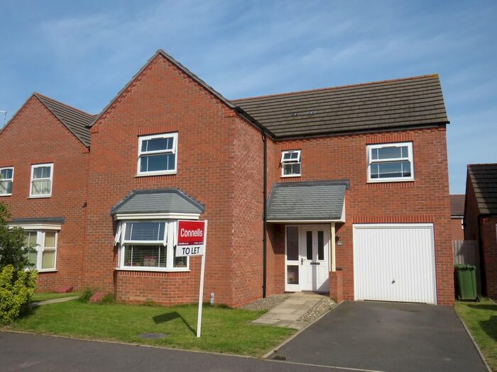 4 Bedroom Property To Rent In Priors Grove Close, Chase Meadow Square, Warwick, CV34