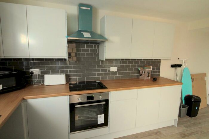 4 Bedroom Private Hall To Rent In Balmoral Road, Lancaster, LA1