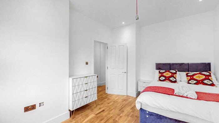 3 Bedroom Flat To Rent In Mora Road, London, NW2