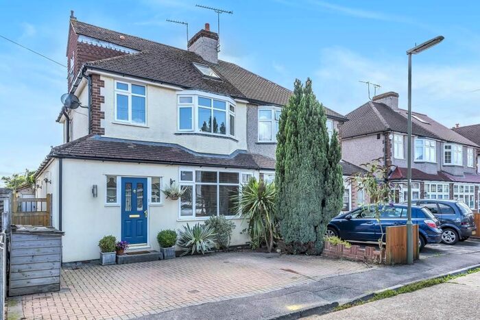 4 Bedroom Semi-Detached House To Rent In Staines Upon Thames, Surrey TW18
