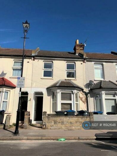 2 Bedroom Terraced House To Rent In Howley Road, Croydon, CR0