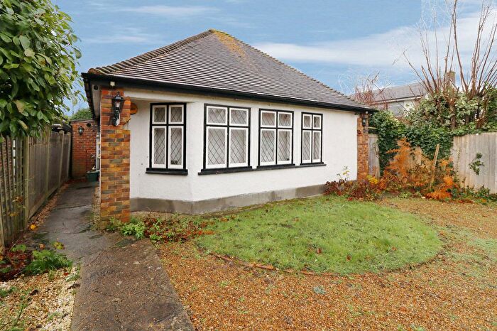 2 Bedroom Flat For Sale In Chelsfield Lane, Orpington, BR6