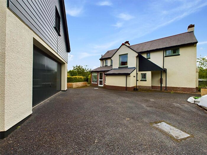 4 Bedroom Detached House For Sale In Underlane, Holsworthy, Devon, EX22