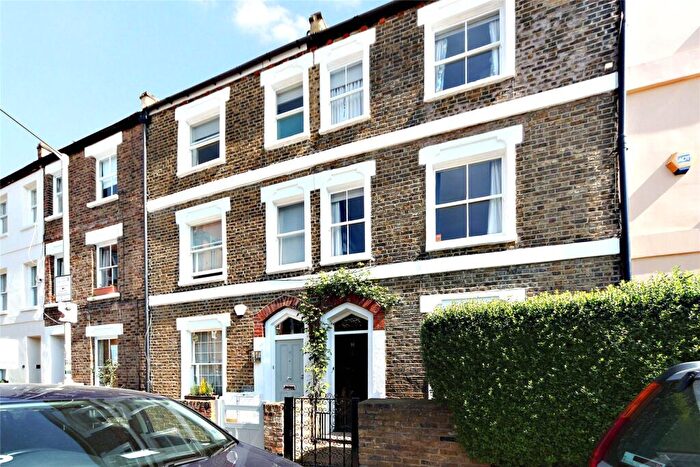 1 Bedroom Flat To Rent In Bridge Lane, Battersea, London, SW11