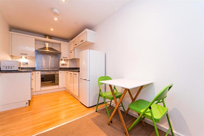 2 Bedroom Apartment To Rent In The Citadel, Northern Quarter, M4