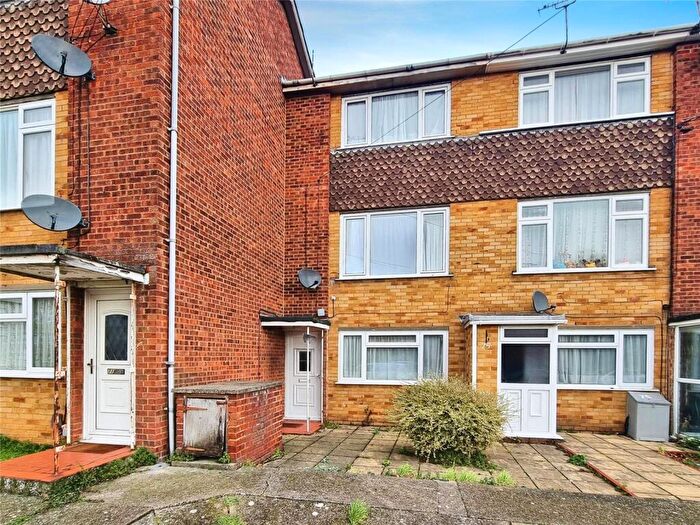 2 Bedroom Maisonette To Rent In Scott Avenue, Rainham, Gillingham, Kent, ME8