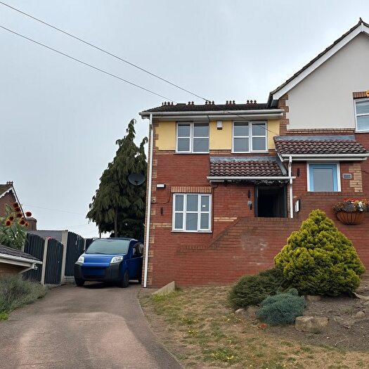 3 Bedroom Semi-Detached House To Rent In Beech Court, Darfield, S73