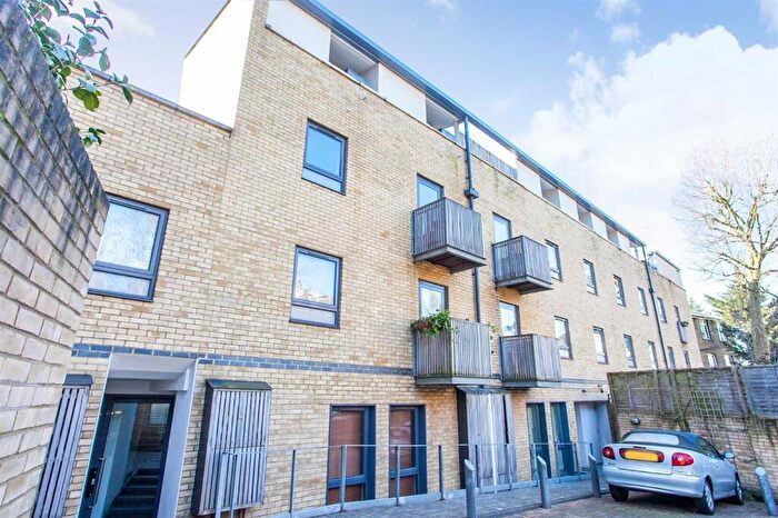 2 Bedroom Flat To Rent In Fortess Road, Kentish Town, NW5