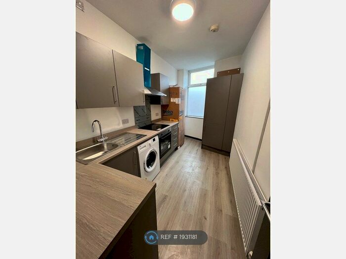 2 Bedroom Flat To Rent In Liverpool Road, Cadishead, Manchester, M44