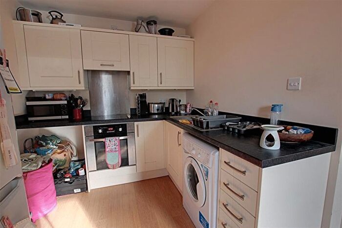 1 Bedroom Flat To Rent In Lower Bristol Road, Bath, BA2