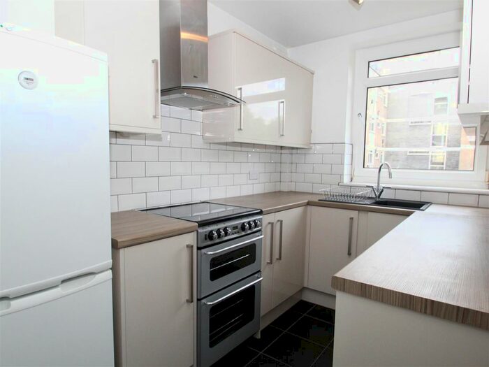 1 Bedroom Flat To Rent In Carlton Drive, London, SW15
