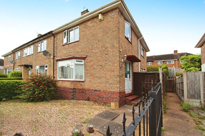 3 Bedroom End Of Terrace House To Rent In Pinewood Gardens, Clifton, NG11