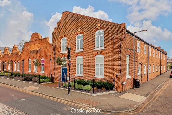 2 Bedroom Flat To Rent In Sutton Road, St. Albans, AL1