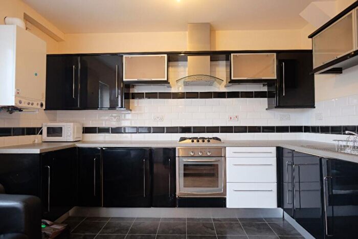 3 Bedroom Flat To Rent In A Glossop Road, S10
