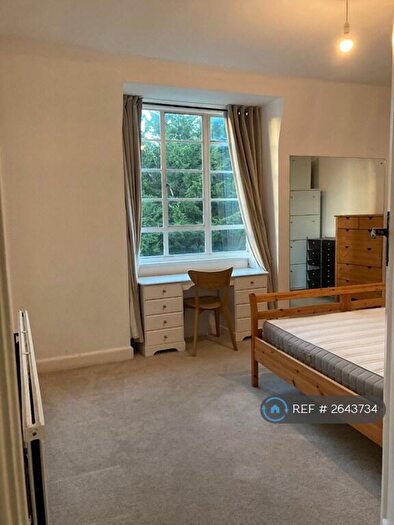 3 Bedroom Flat To Rent In Clissold Court, London, N4