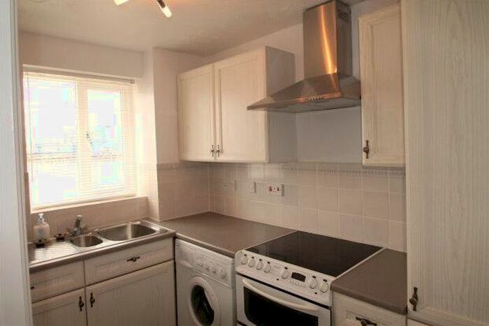 2 Bedroom Flat To Rent In Harlinger Street, London, SE18
