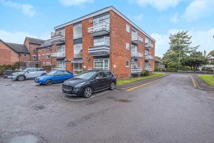 Apartment To Rent In Newbury, Berkshire, RG14