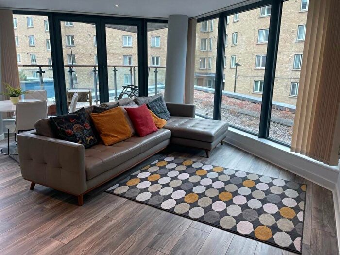 2 Bedroom Flat To Rent In Manilla Street, Canary Wharf, E14