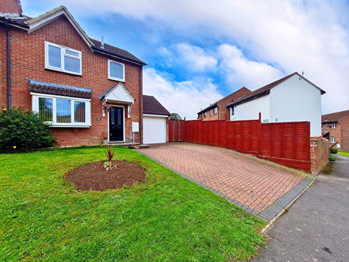 3 Bedroom Semi Detached House For Sale In Badbury Drive, Blandford Forum, DT11