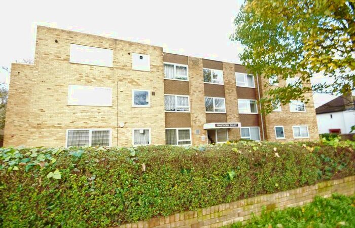 2 Bedroom Apartment To Rent In Hawthorne Court, Pinner, HA5
