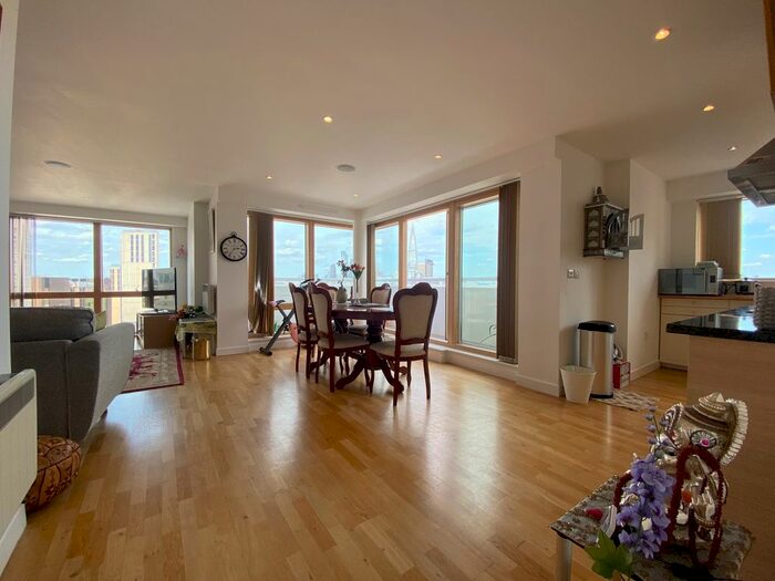 3 Bedroom Flat To Rent In Newington Causeway, Elephant Amp; Castle, SE1