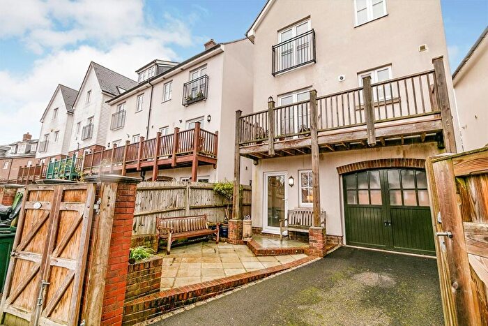 4 Bedroom Detached House To Rent In Meriel Walk, Greenhithe, Kent, DA9