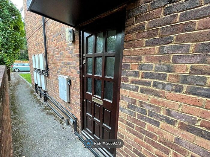 1 Bedroom Flat To Rent In Phoenix Place, Staines-Upon-Thames, TW18