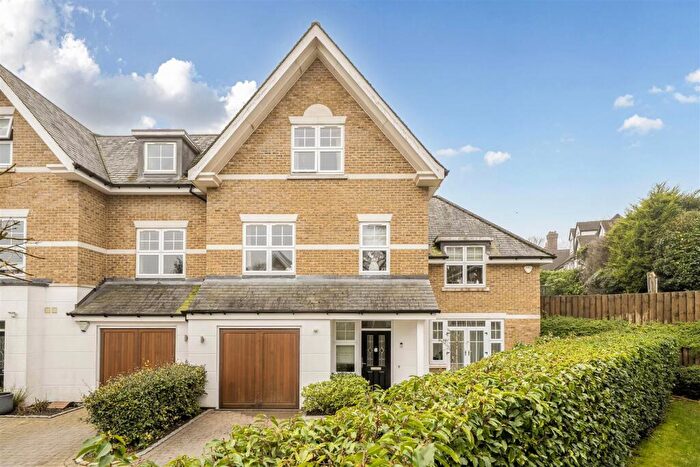 4 Bedroom Town House For Sale In Manor Place, Kingswood, Surrey, KT20