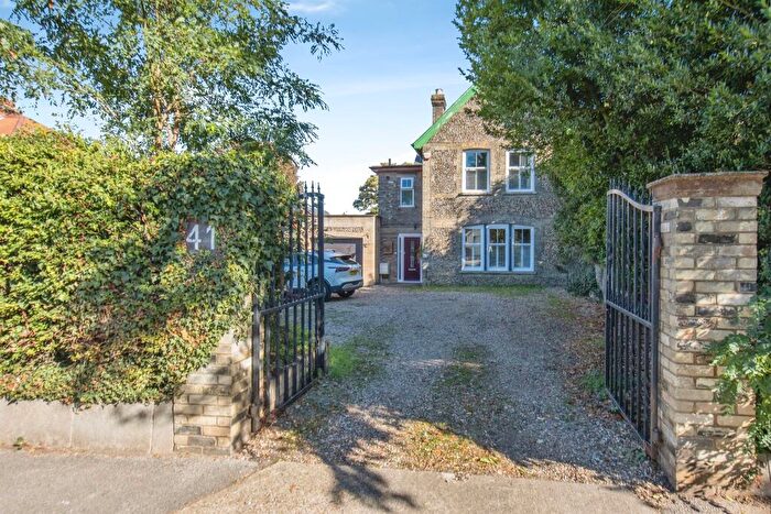4 Bedroom Semi Detached House For Sale In Crabbe Street, Ipswich, IP4