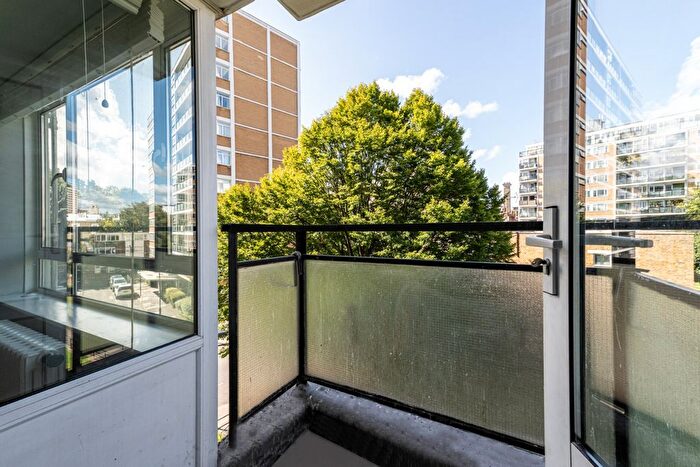 2 Bedroom Flat For Sale In Chippendale House, Churchill Gardens, Pimlico, London, SW1V
