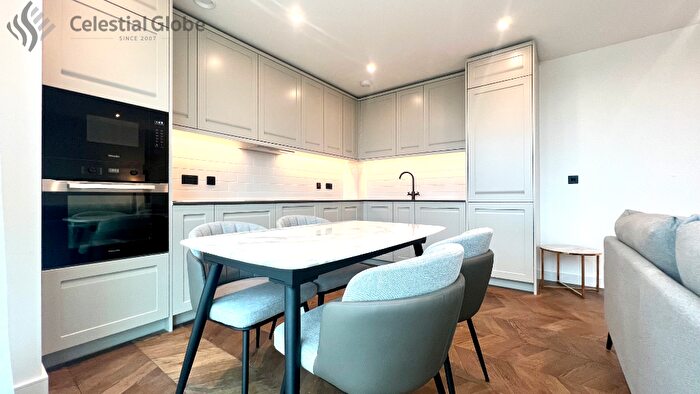 2 Bedroom Apartment To Rent In Brook Street, Kingston Upon Thames, Surrey, KT1