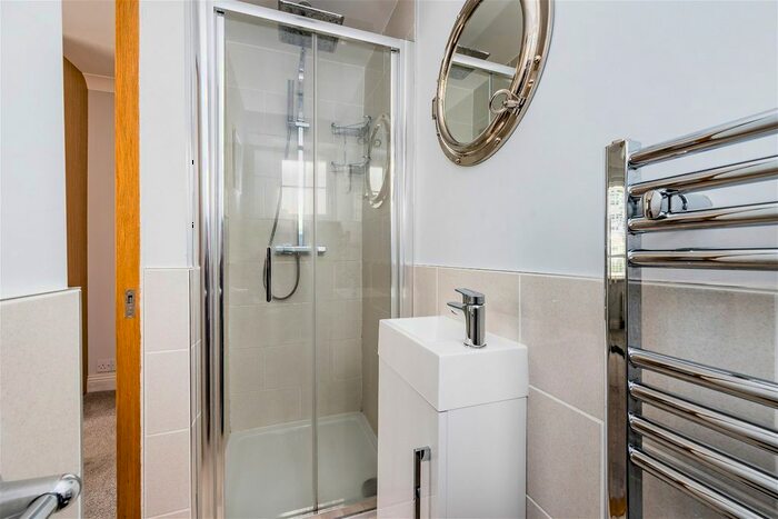 3 Bedroom Bungalow For Sale In Fernhurst Drive, Goring-By-Sea, BN12