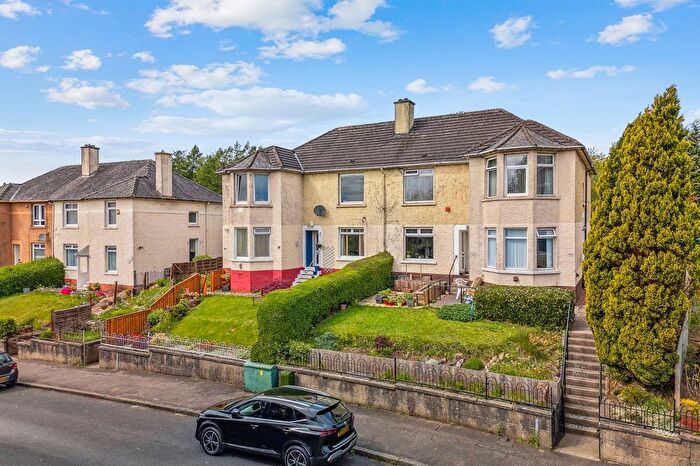 3 Bedroom Flat For Sale In Wellmeadow Road, Pollokshaws, Glasgow, G43