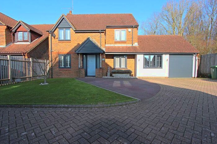 4 Bedroom Detached House To Rent In Holmes Close, Hatch Warren, RG22