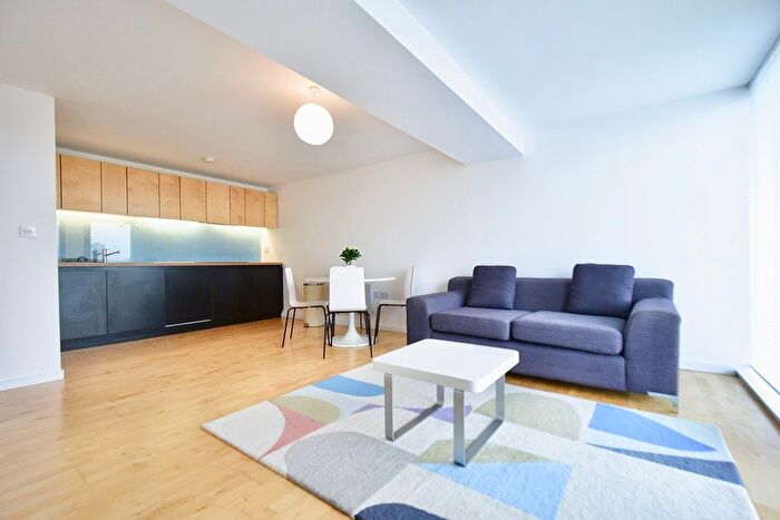 2 Bedroom Flat To Rent In The Avenue, Leeds, LS9