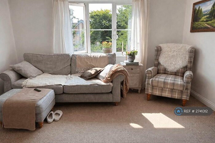 2 Bedroom Flat To Rent In The Haystacks Lang Farm, Daventry, NN1