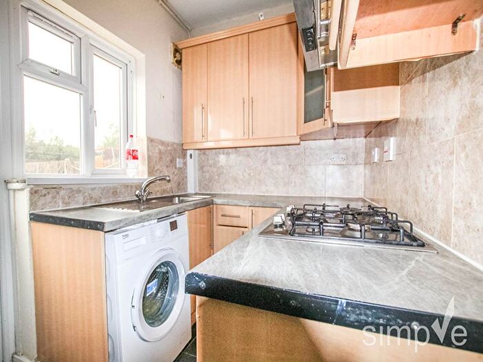 2 Bedroom Maisonette To Rent In Victoria Road, Southall, Middlesex, UB2