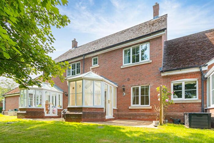 2 Bedroom House For Sale In Marton Court, Cawston, Rugby, CV22