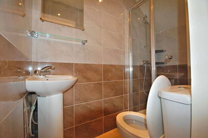 Flat To Rent In London, N21