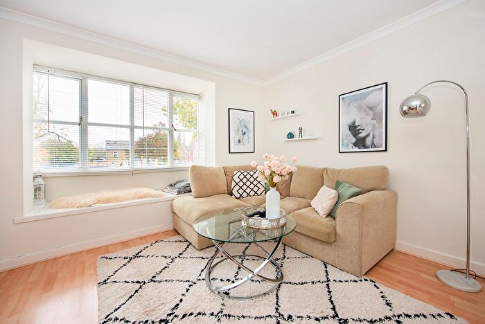 1 Bedroom Flat For Sale In Kingsworthy Close, Kingston Upon Thames, KT1