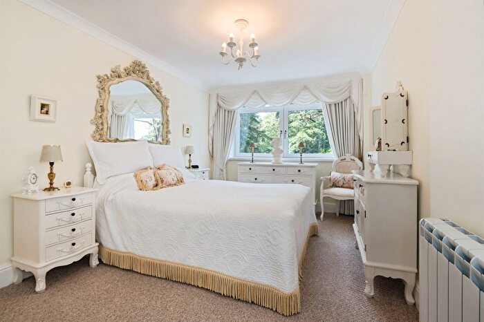 1 Bedroom Flat For Sale In Bassett Avenue, Southampton, SO16