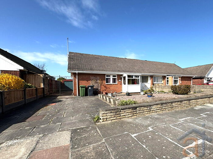 3 Bedroom Semi-Detached Bungalow For Sale In Garstang Road, Southport, PR9