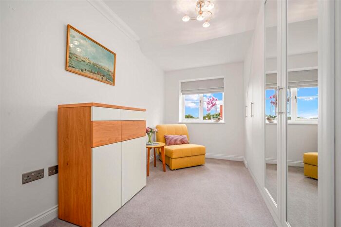 2 Bedroom Apartment For Sale In Woodland Drive, Great Alne, Alcester, B49
