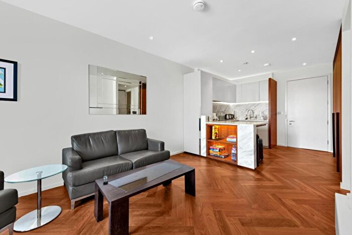 1 Bedroom Apartment For Sale In Ambassador Building, Embassy Gardens, SW11