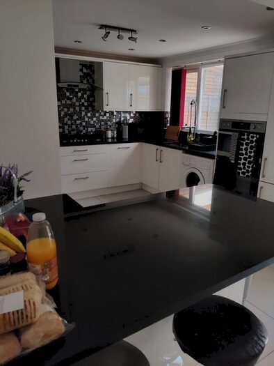 1 Bedroom Semi-Detached House To Rent In Carol Close, Luton, LU3