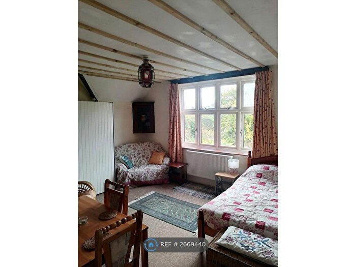 2 Bedroom Flat To Rent In Holyford Lane, Colyton, EX24