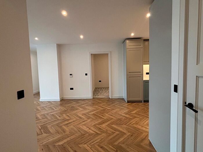 2 Bedroom Flat To Rent In Tryon House, Brook Street, KT1