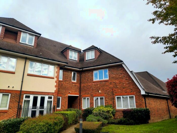 2 Bedroom Apartment To Rent In Brook Road, Redhill, RH1